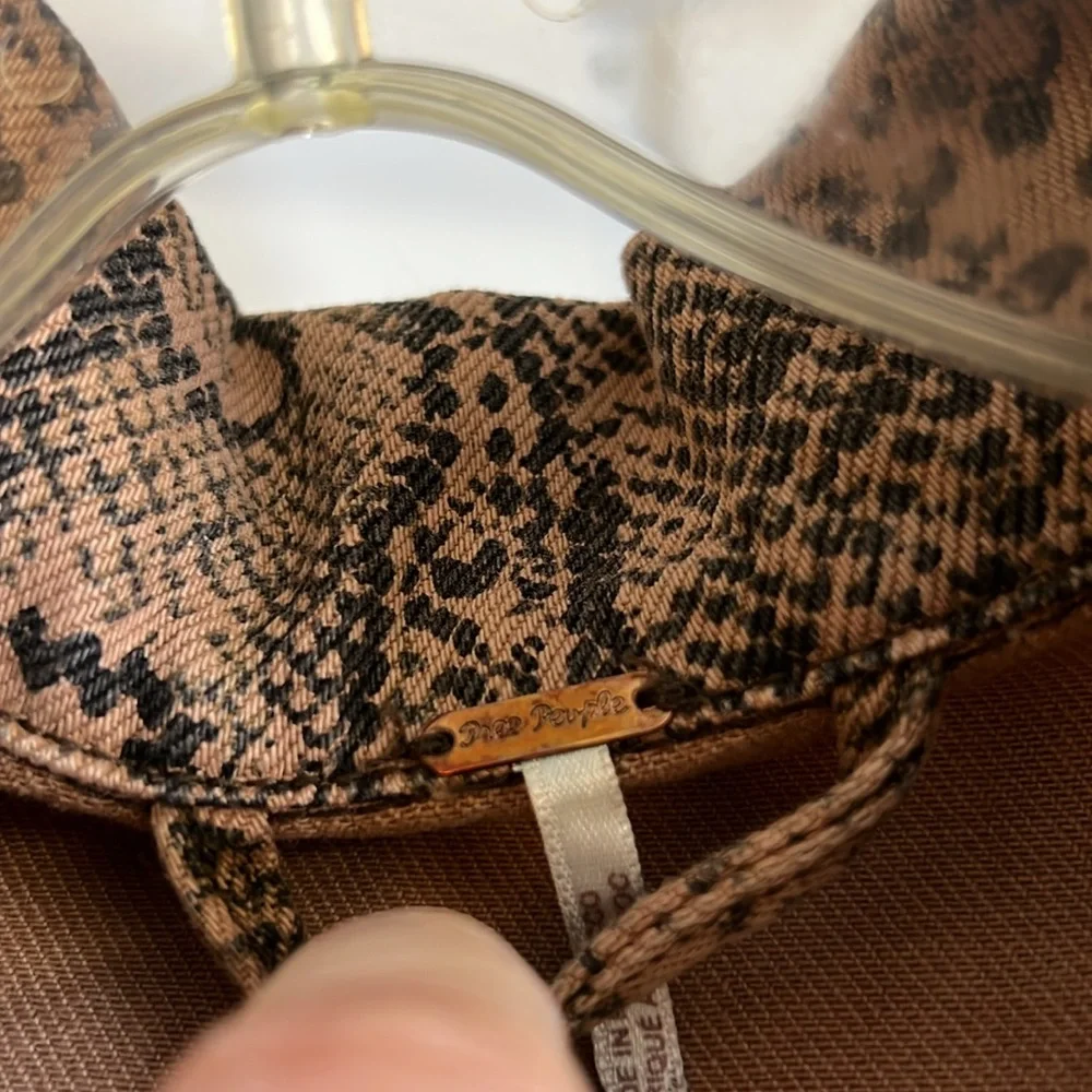 Free People Brown & Black Snakeskin‎ Print Denim Jacket- S - Picture 8 of 8